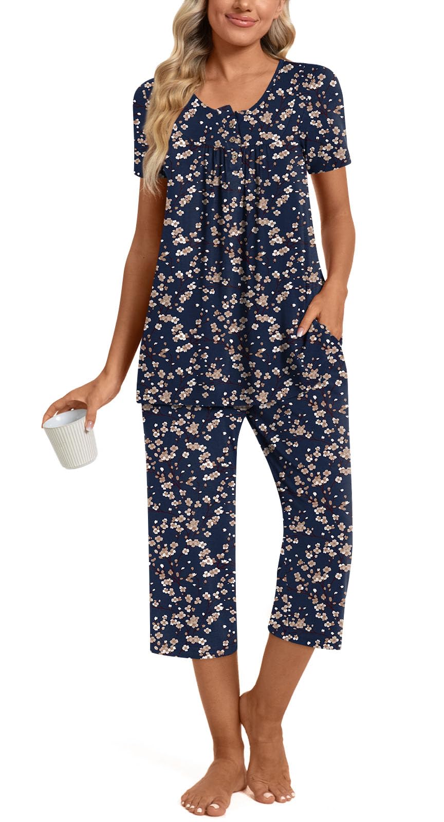 Womens Summer Pajama Sets 2 Piece Short Sleeve Top and Capri Pants Plus Size Ladies Lounge Pjs Sets with Pockets