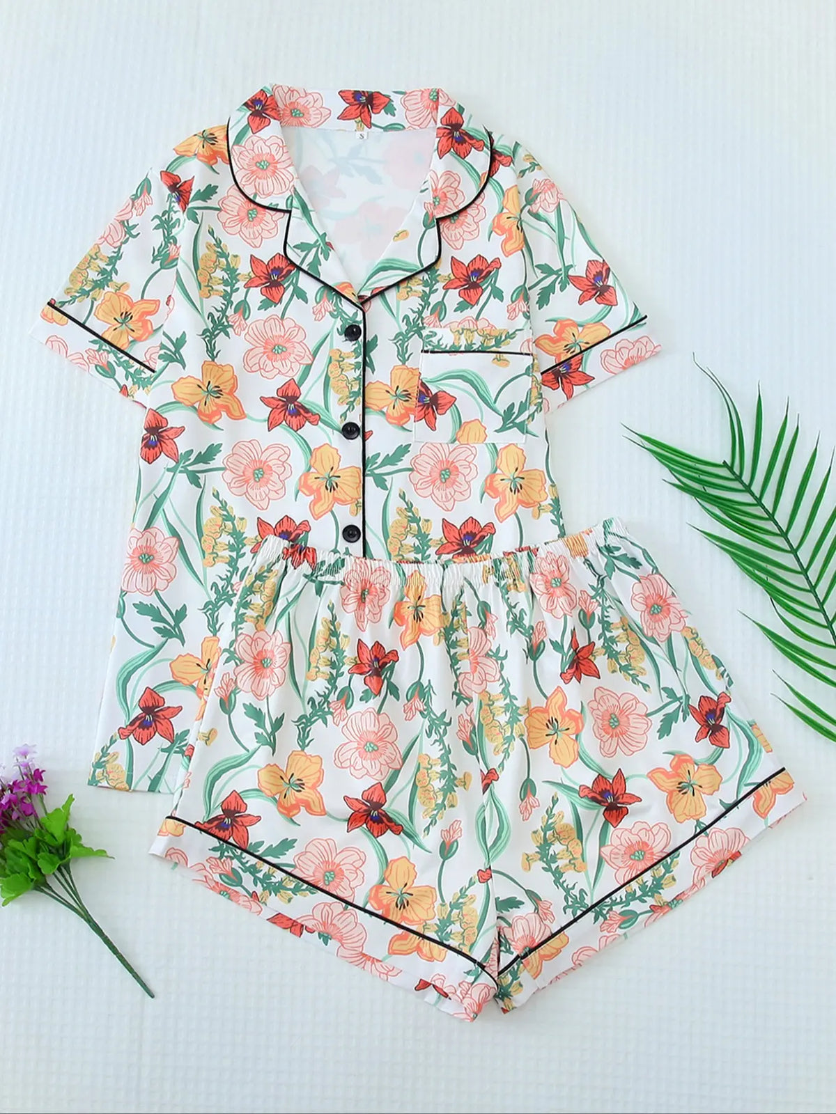 2 Counts Women's All Over Print Contrast Binding Lapel Shirt & Shorts Pyjama Set, Back To School Button Front Short Sleeve Top & Elastic Waist Shorts Pj Lounge Set For Fall, Casual Two-piece Sleepwear Loungewear Co-ord Set for Women