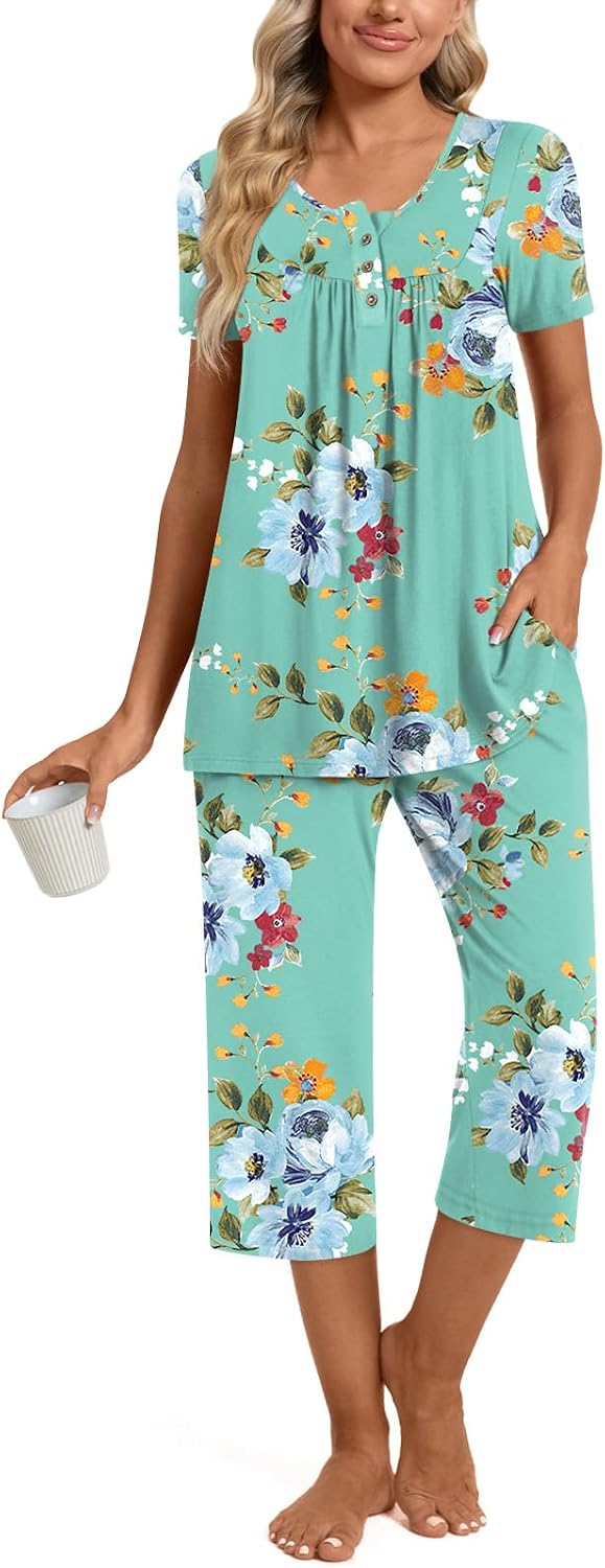 Womens Summer Pajama Sets 2 Piece Short Sleeve Top and Capri Pants Plus Size Ladies Lounge Pjs Sets with Pockets