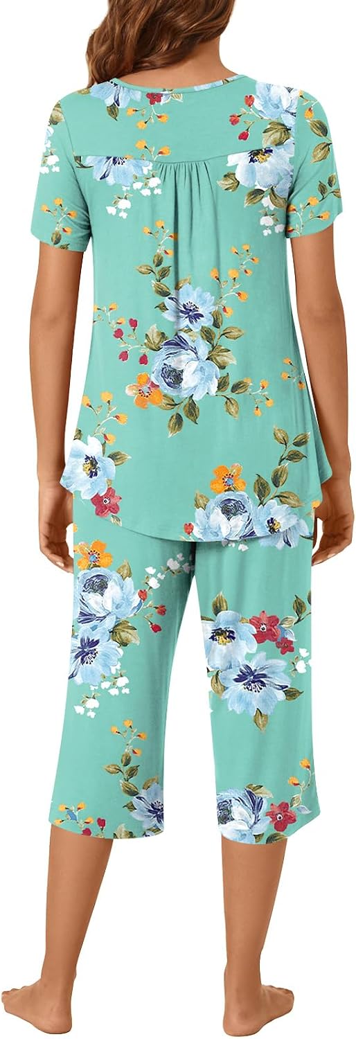 Womens Summer Pajama Sets 2 Piece Short Sleeve Top and Capri Pants Plus Size Ladies Lounge Pjs Sets with Pockets