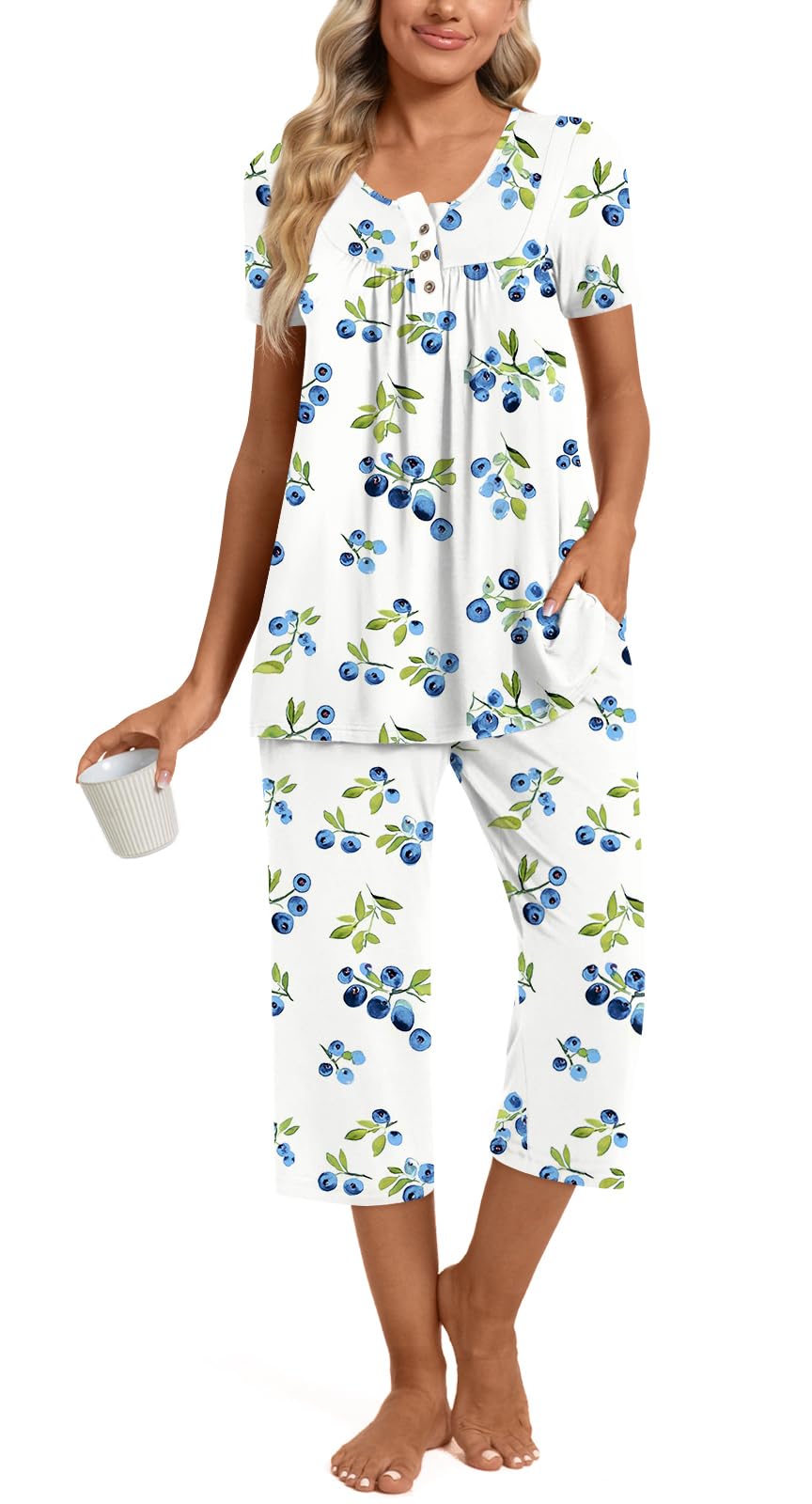 Womens Summer Pajama Sets 2 Piece Short Sleeve Top and Capri Pants Plus Size Ladies Lounge Pjs Sets with Pockets