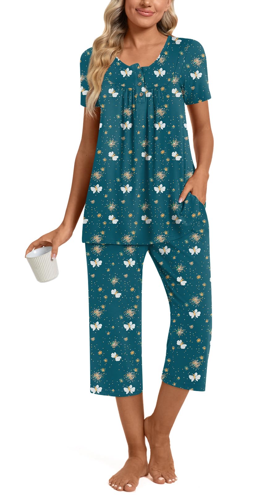 Womens Summer Pajama Sets 2 Piece Short Sleeve Top and Capri Pants Plus Size Ladies Lounge Pjs Sets with Pockets