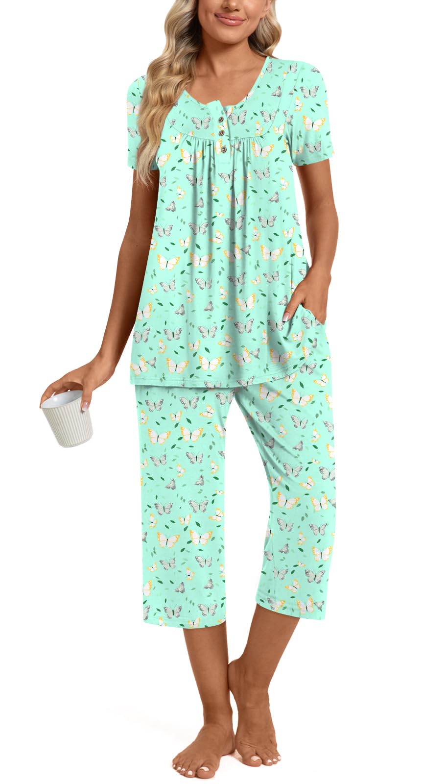 Womens Summer Pajama Sets 2 Piece Short Sleeve Top and Capri Pants Plus Size Ladies Lounge Pjs Sets with Pockets