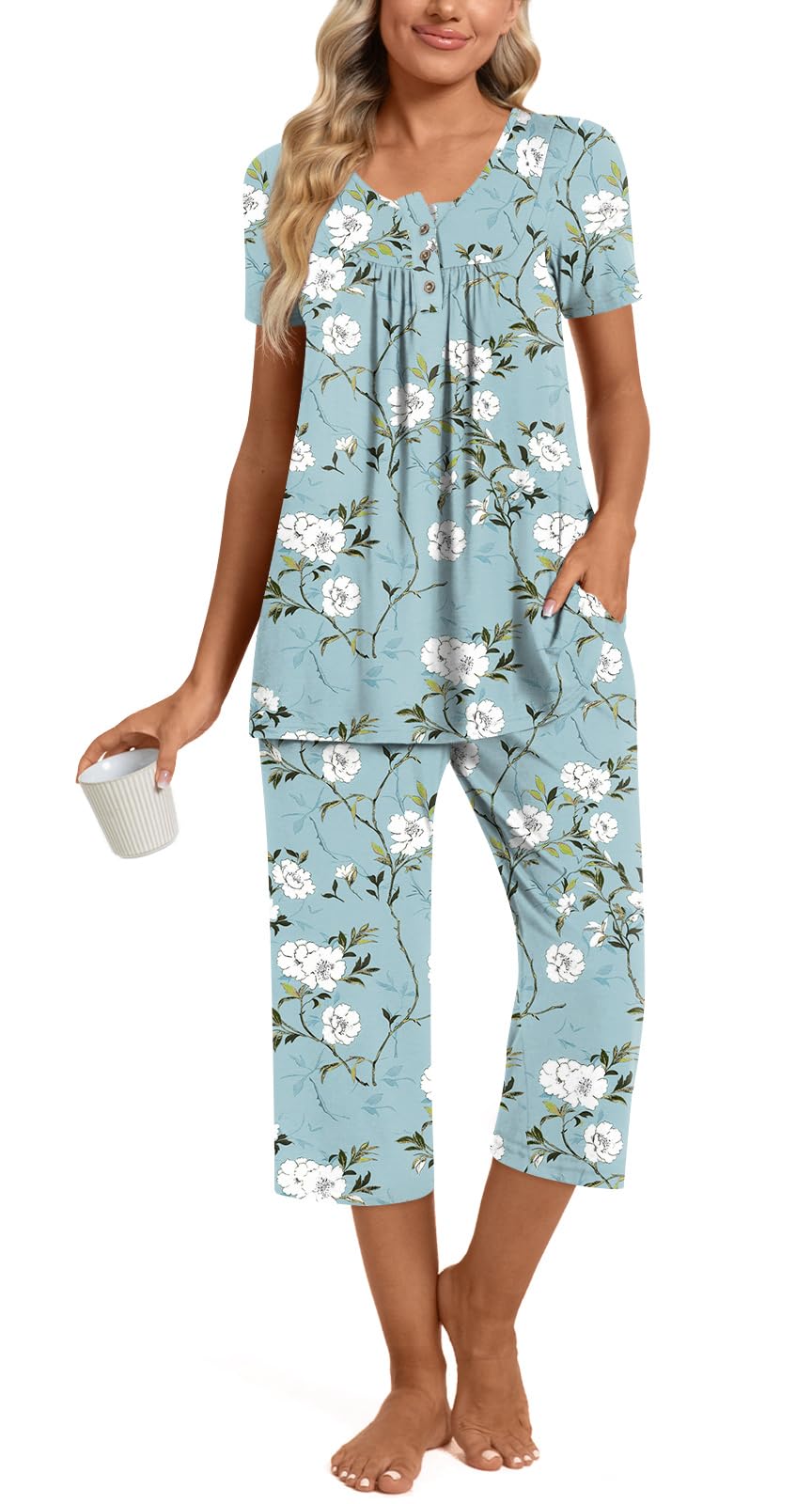 Womens Summer Pajama Sets 2 Piece Short Sleeve Top and Capri Pants Plus Size Ladies Lounge Pjs Sets with Pockets
