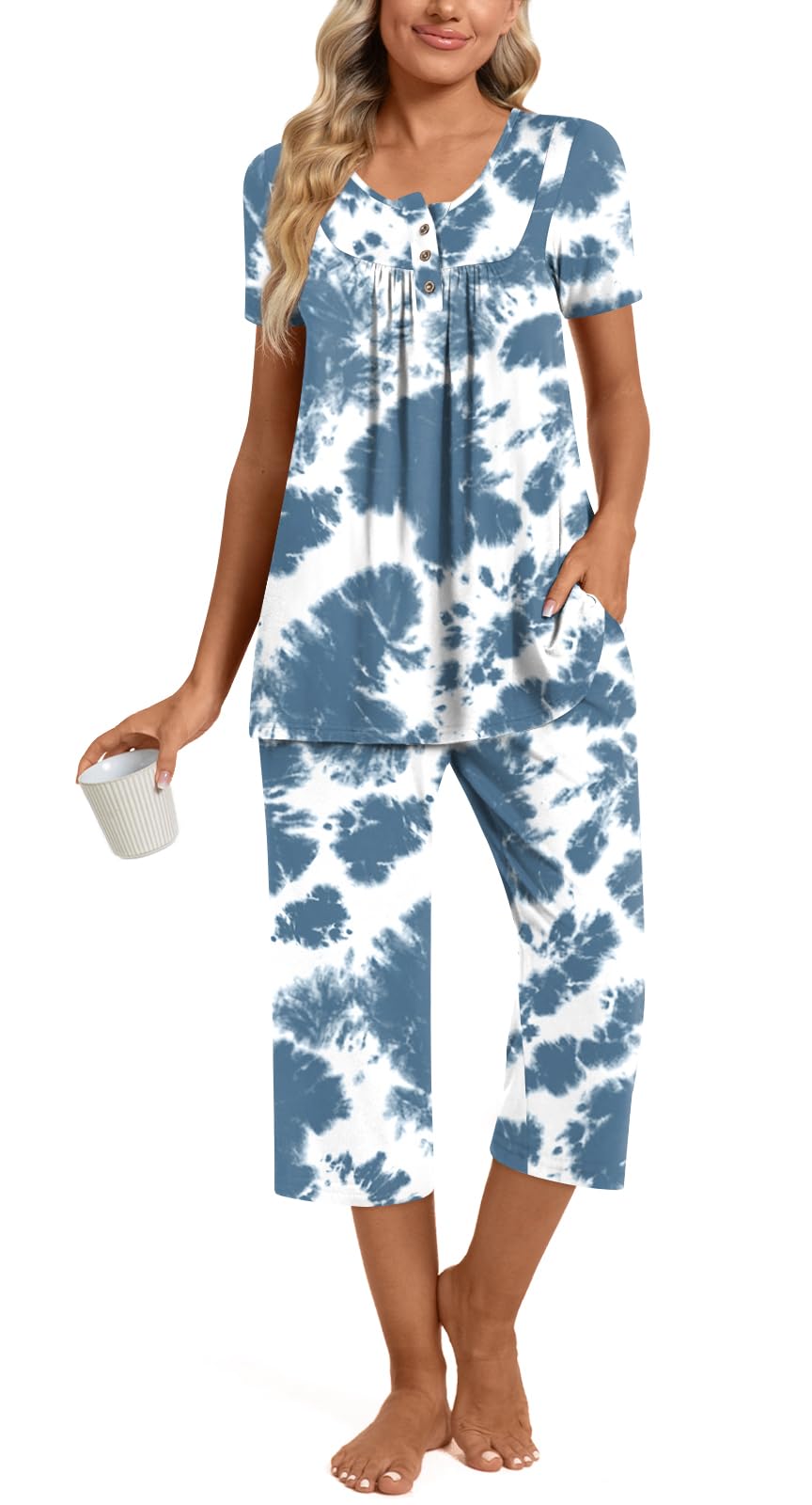 Womens Summer Pajama Sets 2 Piece Short Sleeve Top and Capri Pants Plus Size Ladies Lounge Pjs Sets with Pockets