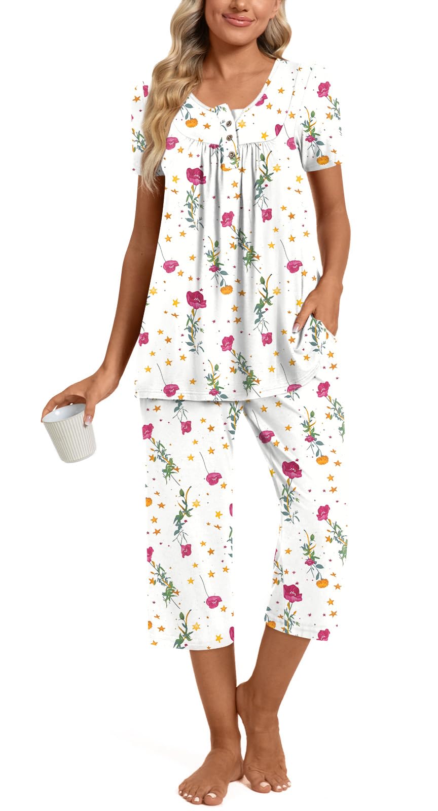 Womens Summer Pajama Sets 2 Piece Short Sleeve Top and Capri Pants Plus Size Ladies Lounge Pjs Sets with Pockets