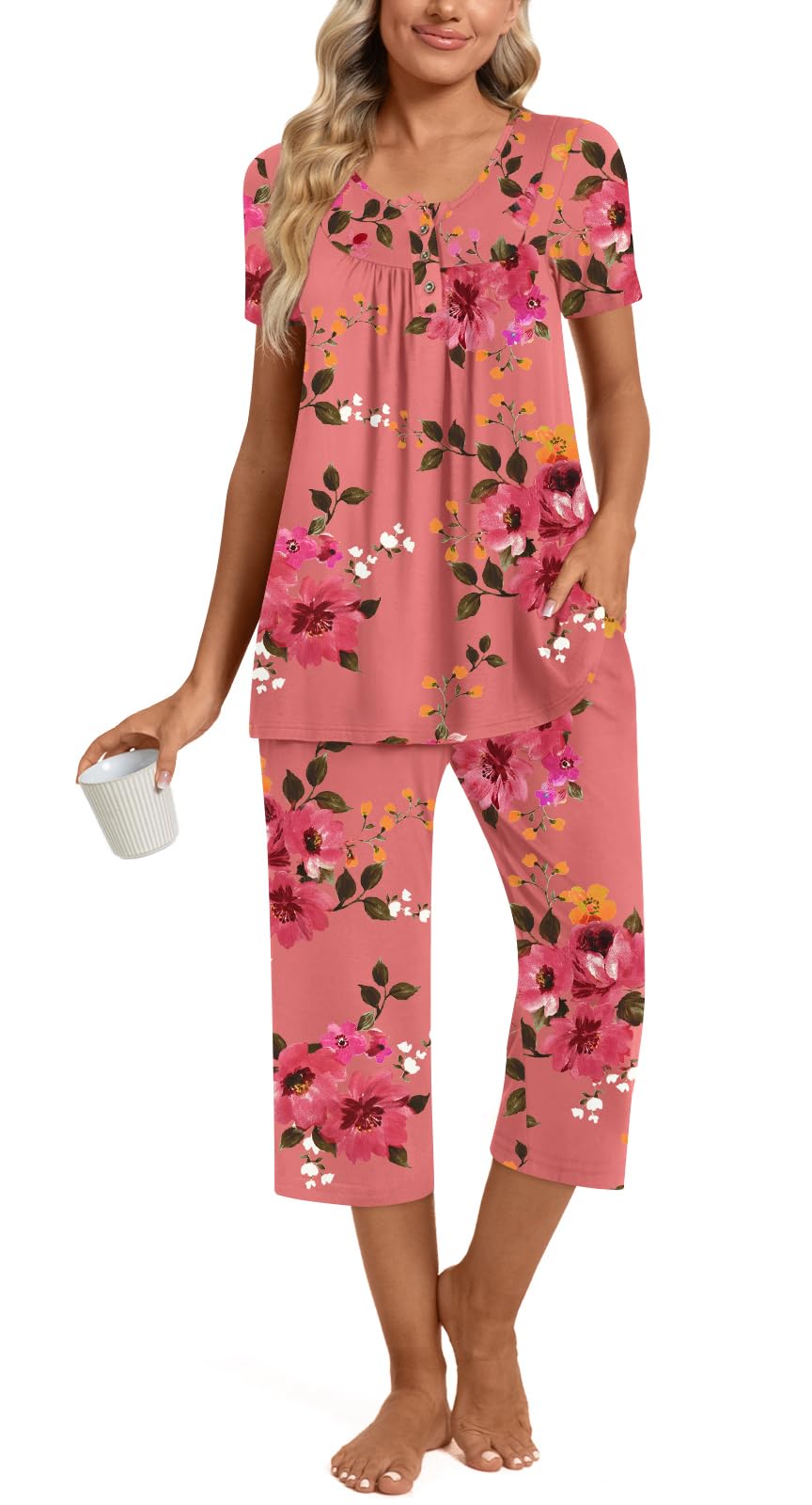 Womens Summer Pajama Sets 2 Piece Short Sleeve Top and Capri Pants Plus Size Ladies Lounge Pjs Sets with Pockets
