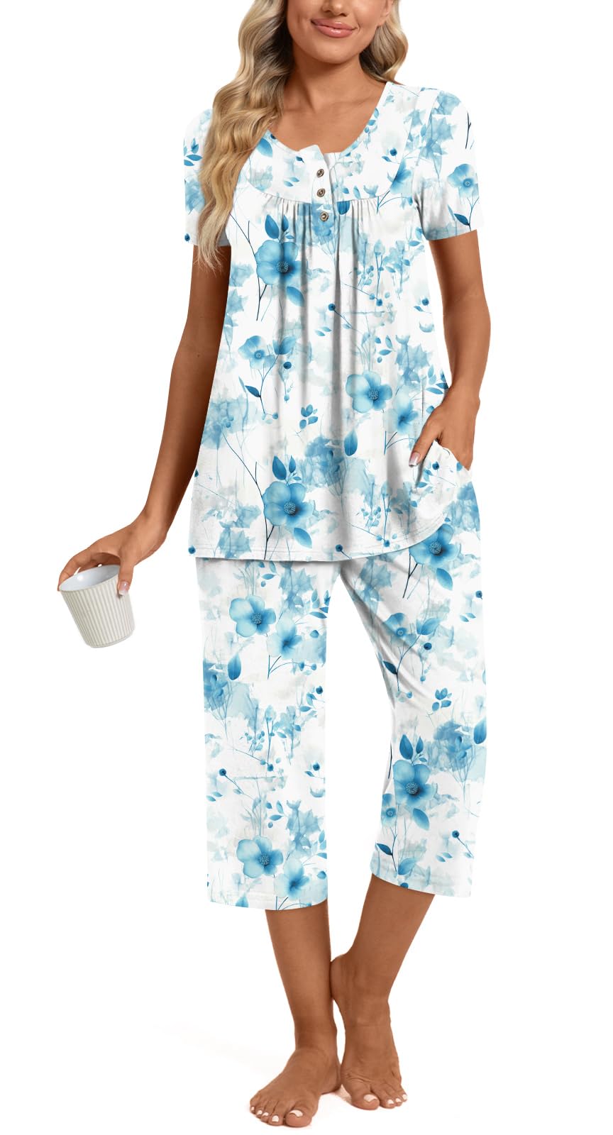 Womens Summer Pajama Sets 2 Piece Short Sleeve Top and Capri Pants Plus Size Ladies Lounge Pjs Sets with Pockets