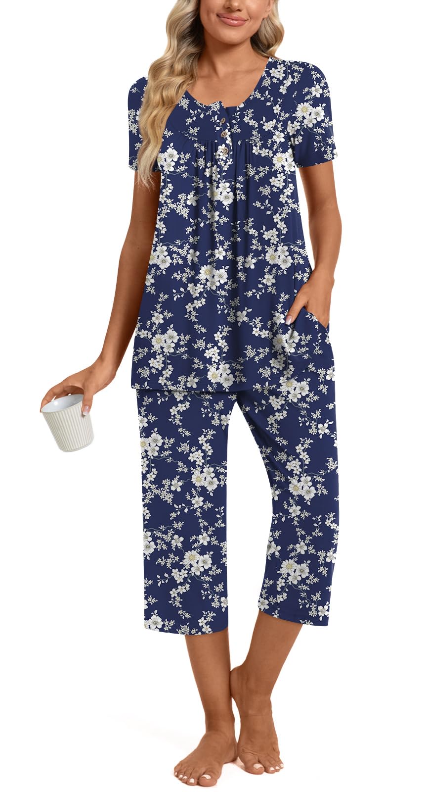 Womens Summer Pajama Sets 2 Piece Short Sleeve Top and Capri Pants Plus Size Ladies Lounge Pjs Sets with Pockets