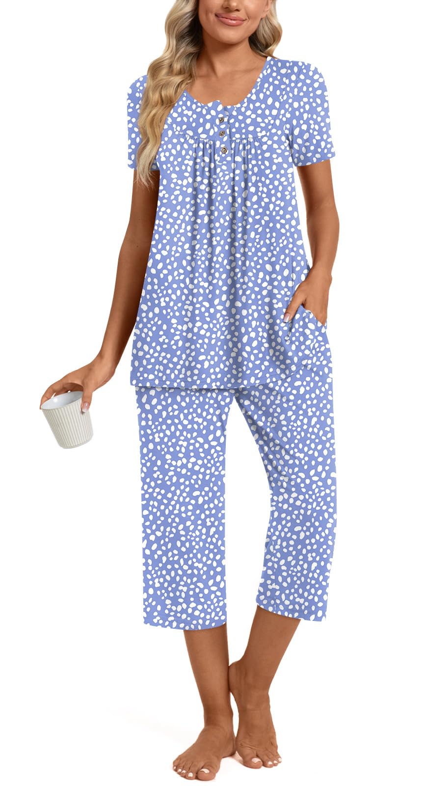 Womens Summer Pajama Sets 2 Piece Short Sleeve Top and Capri Pants Plus Size Ladies Lounge Pjs Sets with Pockets