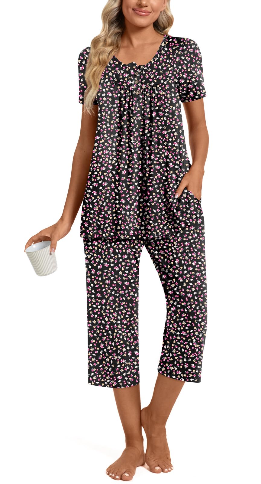 Womens Summer Pajama Sets 2 Piece Short Sleeve Top and Capri Pants Plus Size Ladies Lounge Pjs Sets with Pockets