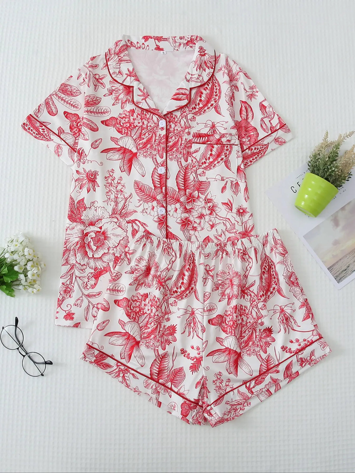 2 Counts Women's All Over Print Contrast Binding Lapel Shirt & Shorts Pyjama Set, Back To School Button Front Short Sleeve Top & Elastic Waist Shorts Pj Lounge Set For Fall, Casual Two-piece Sleepwear Loungewear Co-ord Set for Women